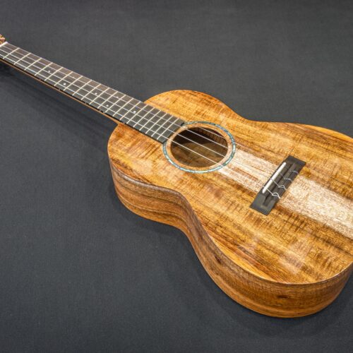 Ko'olau B-100 Curly Koa Slothead Baritone w/ Rosette